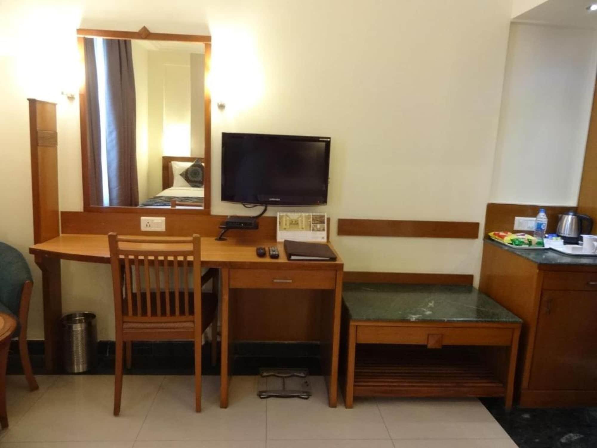 J P Cordial Hotel Bangalore Luaran gambar