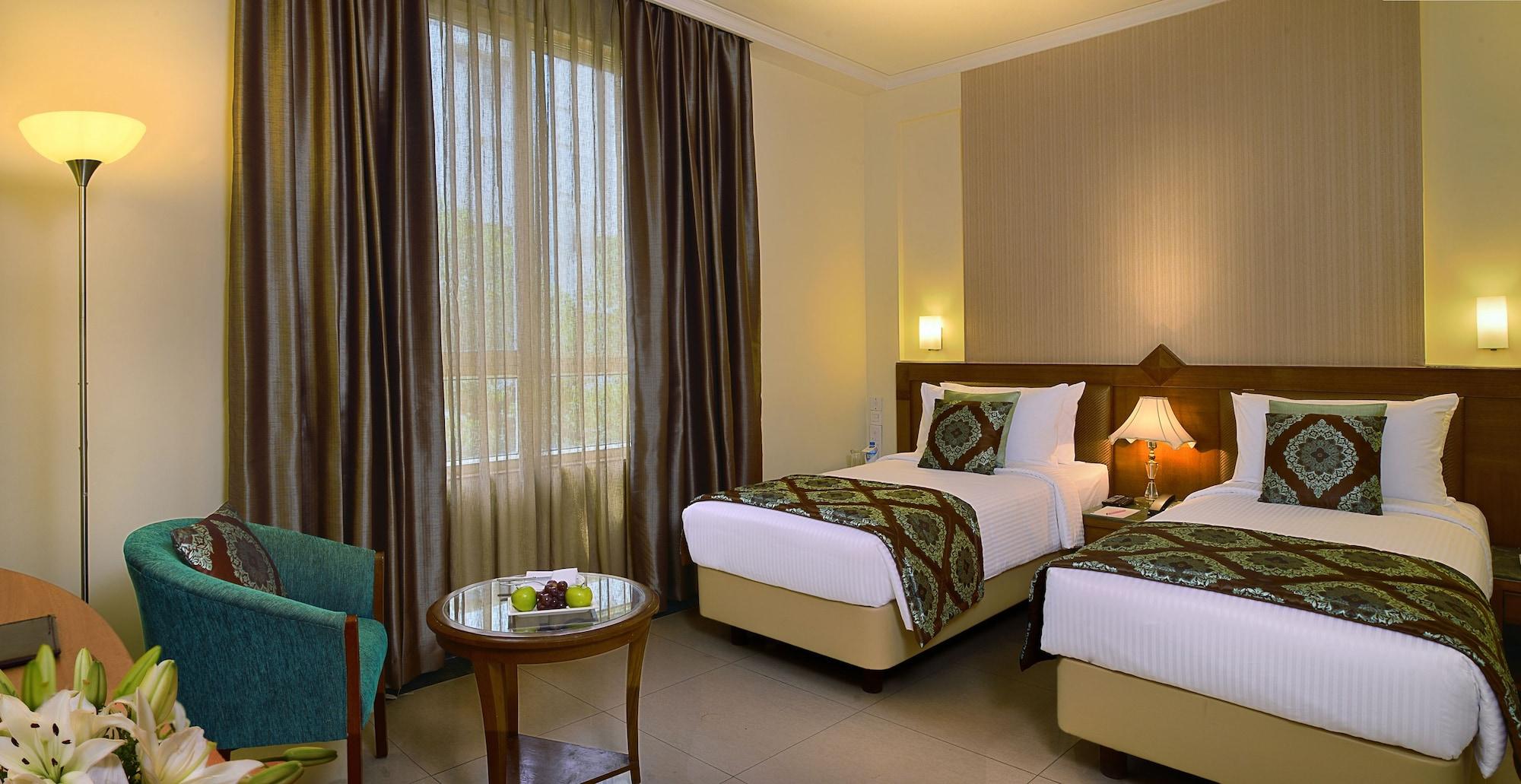 J P Cordial Hotel Bangalore Luaran gambar