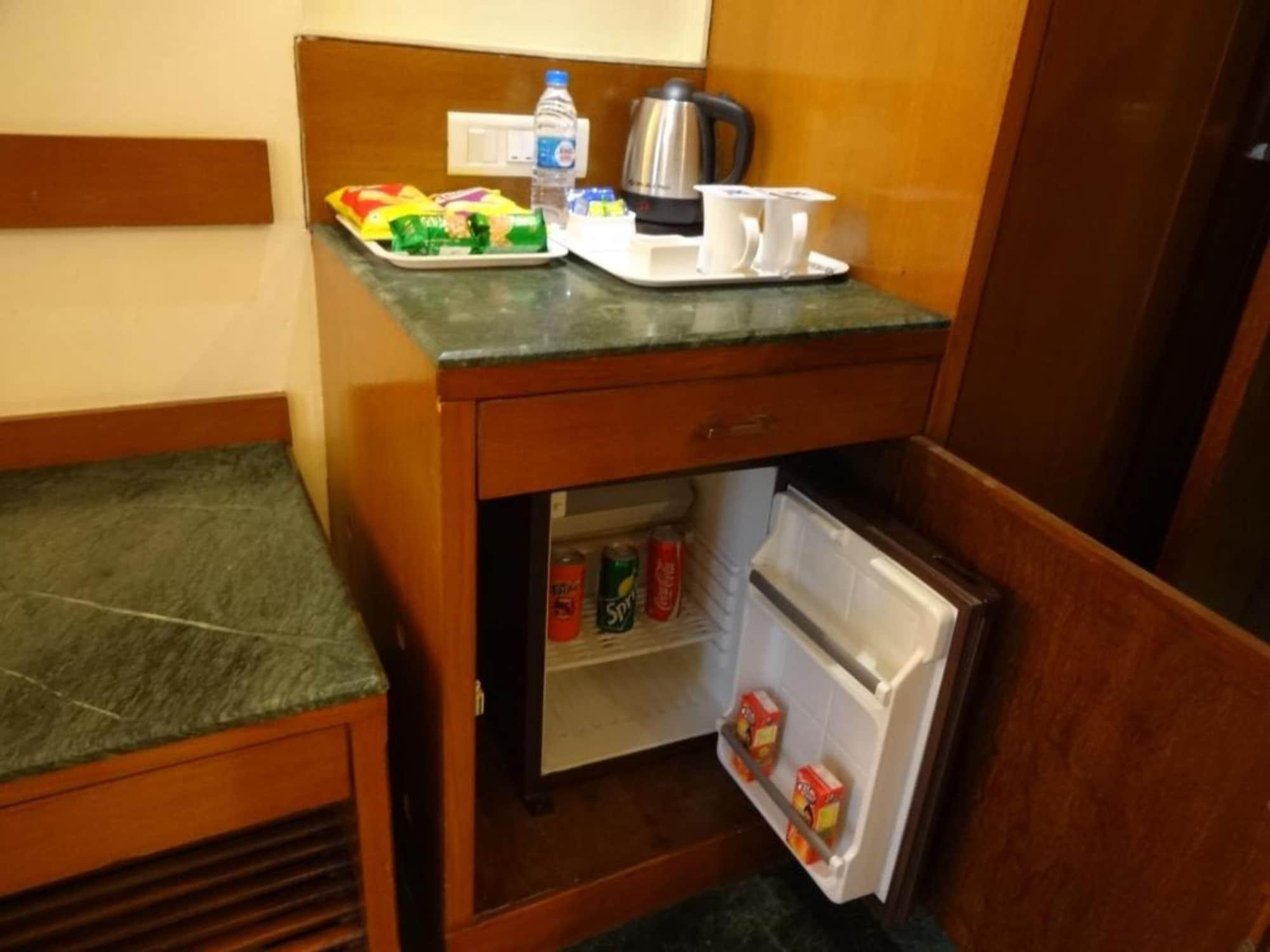 J P Cordial Hotel Bangalore Luaran gambar