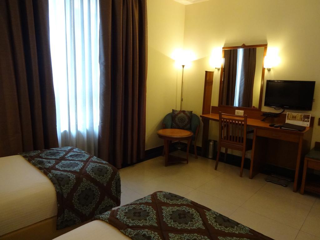 J P Cordial Hotel Bangalore Luaran gambar