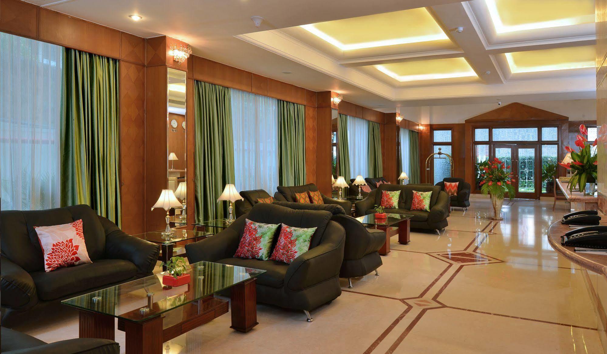J P Cordial Hotel Bangalore Luaran gambar
